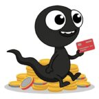 MonsterDealz Maskottchen sitzt auf Muenzhaufen mit roter Gutscheinkarte