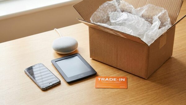amazon trade in geraete eintauschen Amazon Trade-In: alte Geraete wie Smartphone und E-Reader eintauschen und Gutschein erhalten