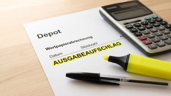 Ausgabeaufschlag im Depot-Dokument farbig markiert