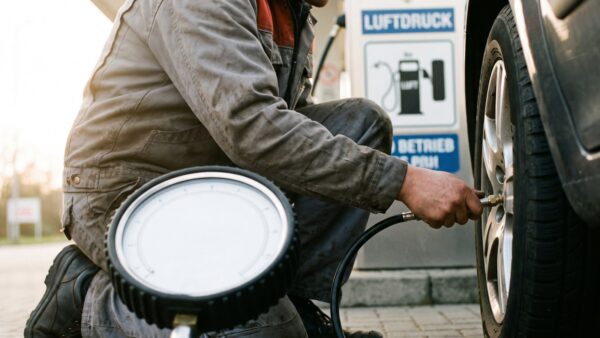 adac tankrabatt reifendruck Reifendruck prüfen als Möglichkeit zum Spritsparen