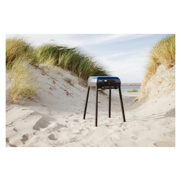 Enders EXPLORER II als Standgrill mit abnehmbaren Beinen beim Camping