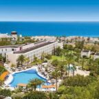 allsun Hotel Esquinzo Beach auf Fuerteventura mit Pool und Meerblick