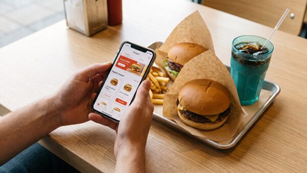 mcdonalds glaeser app McDonalds GlĂ€ser per App zum Doppelpack-MenĂŒ sichern
