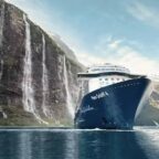 Mein Schiff 4 vor einem norwegischen Fjord - Mein Schiff Kreuzfahrten Angebote