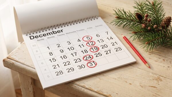 Kalender Dezember 2026 mit markierten Feiertagen