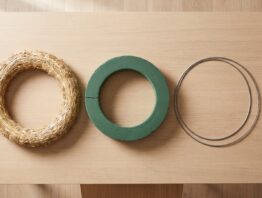 adventskranz selber machen material Strohrohling, Steckschaum-Ring und Metallring als Unterlage für einen Adventskranz