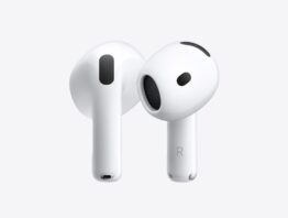 AirPods 5 Ohrhörer paarweise freigestellt vor hellem Hintergrund