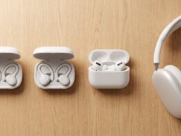 Vier kabellose Kopfhoerer-Modelle im AirPods Vergleich nebeneinander auf dem Schreibtisch