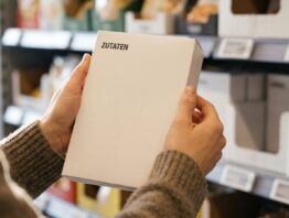 Halal zertifizierte Produkte erkennen: Zutatenliste auf der Verpackung prüfen