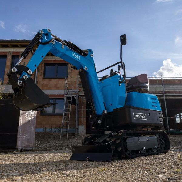 scheppach exc815 mini bagger baustelle Scheppach EXC815 Mini-Bagger im Einsatz auf einer Baustelle