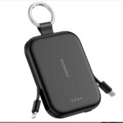 RORRY CharmGo Powerbank 5000mAh mit Integriertem USB-C & Lightning Kabel €20,39 -15%