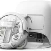 DJI ROMO A Saugroboter mit Wischfunktion, 25.000 Pa Saugkraft, Hinderniserkennung auf Drohnen-Niveau, Selbstreinigende Basisstation