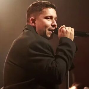 nico santos bei einem auftritt archivbild er arbeitete bereits mit helene fischer und mark foster zusammen